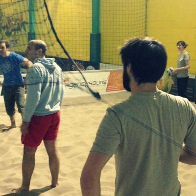 Axecibles rencontre Verlingue lors d’un match de beach volley 