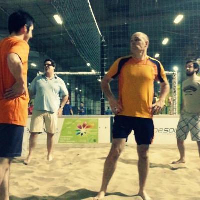 Axecibles rencontre Verlingue lors d’un match de beach volley 