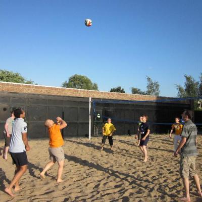 Premier tournoi de beach volley : Axecibles sort ses shorts !