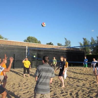 Premier tournoi de beach volley : Axecibles sort ses shorts !