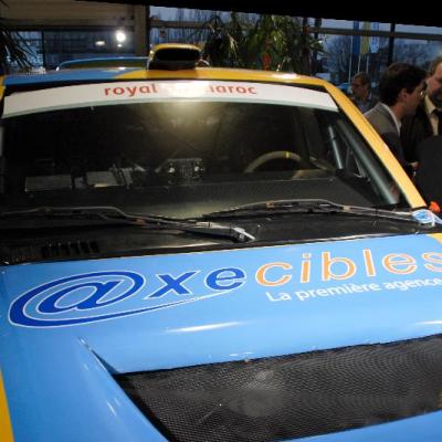 Remise des clés du 4X4 AXECIBLES à Carole Montillet pour le Rallye 2010