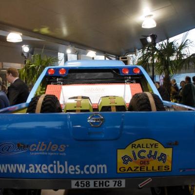 Remise des clés du 4X4 AXECIBLES à Carole Montillet pour le Rallye 2010