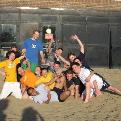 Premier tournoi de beach volley : Axecibles sort ses shorts !